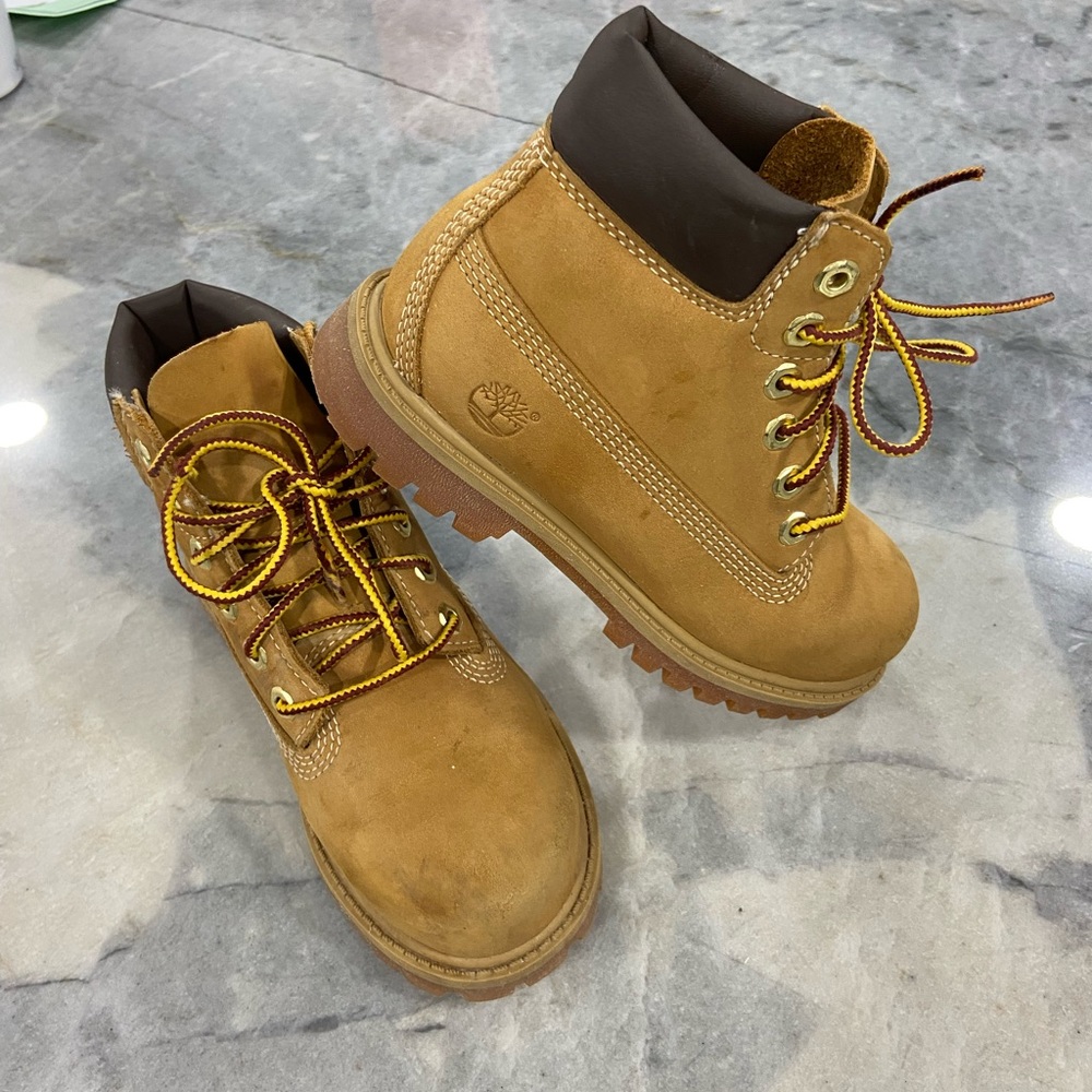 Toddler boys classic Timberland wheat brown boot size12